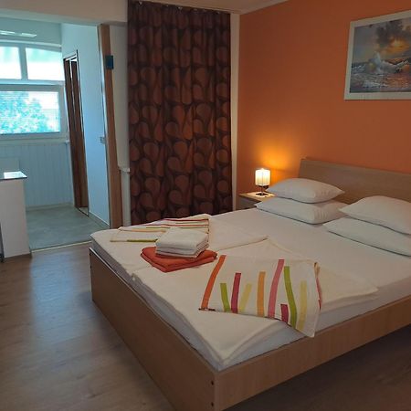 Studio Apartments Maslinik Krk Town Exteriér fotografie
