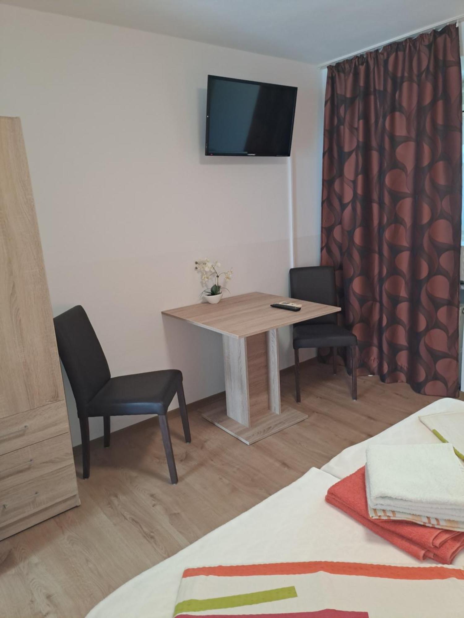 Studio Apartments Maslinik Krk Town Exteriér fotografie