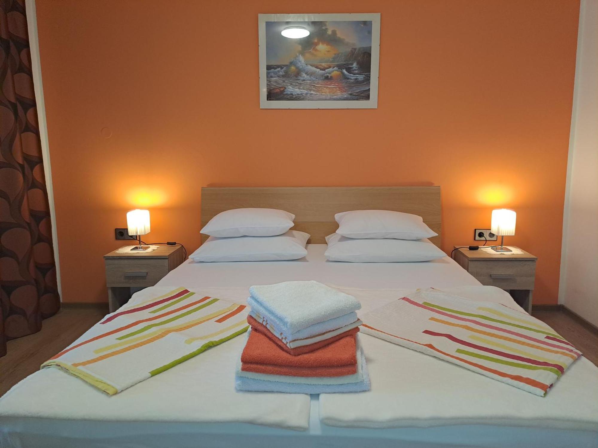 Studio Apartments Maslinik Krk Town Pokoj fotografie